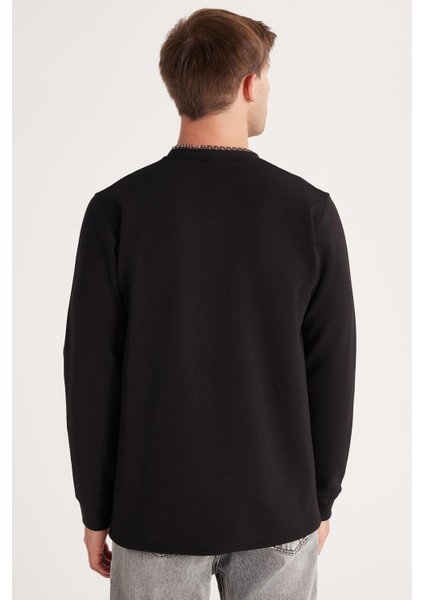 Erkek Standart Fit Pamuklu Bisiklet Yaka Şardonlu Baskılı Siyah Sweatshirt indirimleri