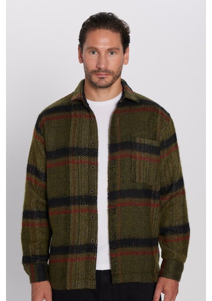 Erkek Relax Fit Rahat Kesim Tek Cepli Kareli Kışlık Oduncu Gömlek fırsatları