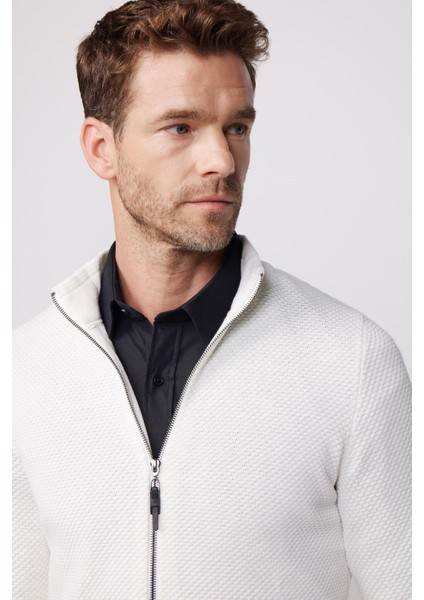Erkek Standart Fit Normal Kesim Desenli Yarım Balıkçı Yaka Fermuarlı Beyaz Hırka fiyatları