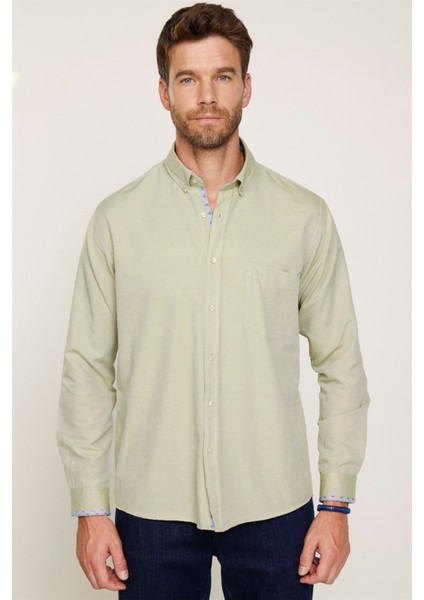 Erkek Regular Fit Klasik Kesim Pamuklu Oxford Doku Tek Cepli Yeşil Düğmeli Yaka Gömlek fiyatları