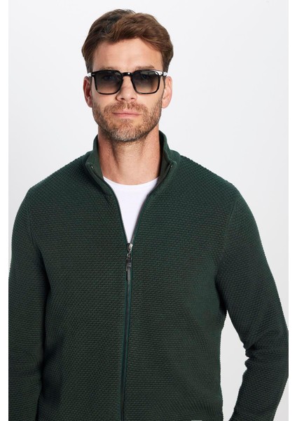 Erkek Standart Fit Normal Kesim Desenli Yarım Balıkçı Yaka Fermuarlı Yeşil Hırka fırsatları