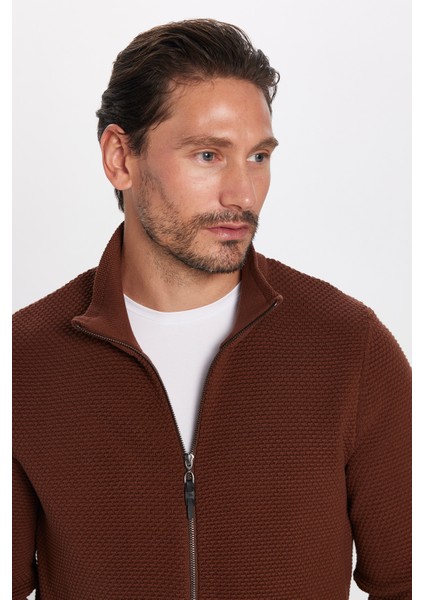 Erkek Slim Fit Dar Kesim Desenli Yarım Balıkçı Yaka Fermuarlı Kahverengi Hırka fiyatları