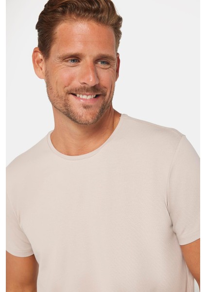 Erkek Slim Fit Dar Kesim Pamuklu Yumuşak Dokulu Likralı Esnek Kumaş Düz Basic Taş Renk Bisiklet Yaka modelleri