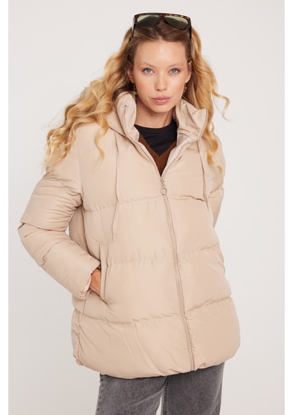 Kadın Relax Fit Rahat Kesim Su Geçirmez Kapüşonlu Camel Mont indirimleri