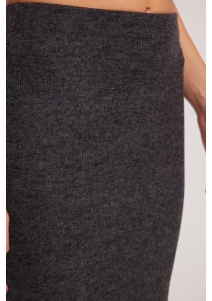 Kadın Slim Fit Dar Kesim Yırtmaçlı Antrasit Etek modelleri