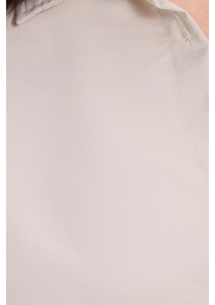 Kadın Slim Fit Dar Kesim Vücuda Oturan Uzun Kollu Açık Bej Basic Gömlek