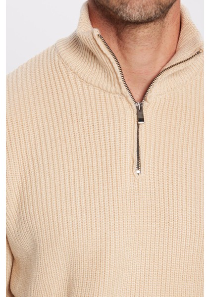 Erkek Slim Fit Dar Kesim Fermuarlı Krem Dik Yaka Triko Kazak modelleri