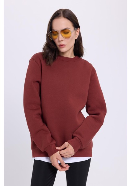 Kadın Oversize Geniş Kesim Pamuklu Yumuşak Dokulu İçi Polarlı Basic Kiremit Bisiklet Yaka Sweatshirt