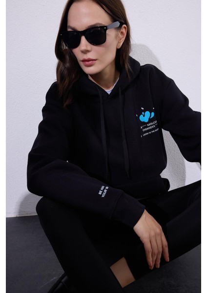 Kadın Oversize Geniş Kesim Pamuklu Yumuşak Dokulu İçi Polarlı Baskılı Siyah Kapüşonlu Sweatshirt fırsatları