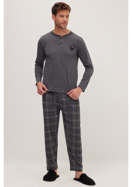 Erkek Regular Fit Pamuklu Düğmeli Yaka Beli Lastikli Desenli Gri Pijama Takımı fırsatları