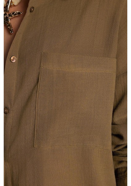 Kadın Oversize Geniş Kesim %100 Pamuk Müslin Kumaş Uzun Kollu Cepli Dokulu Kahverengi Gömlek modelleri