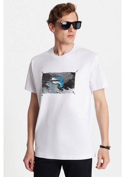 Relax Fit Rahat Kesim Pamuklu Ön Baskı ve Nakış Detaylı Bisiklet Yaka Ekru Erkek Tişört fiyatları