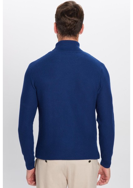 Erkek Slim Fit Dar Kesim Tam Balıkçı Yaka Desenli Triko Kazak