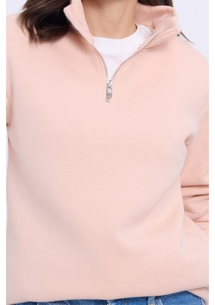 Kadın Relax Fit Rahat Kesim Pamuklu İçi Polarlı Yarım Fermuarlı Somon Dik Yaka Sweatshirt modelleri