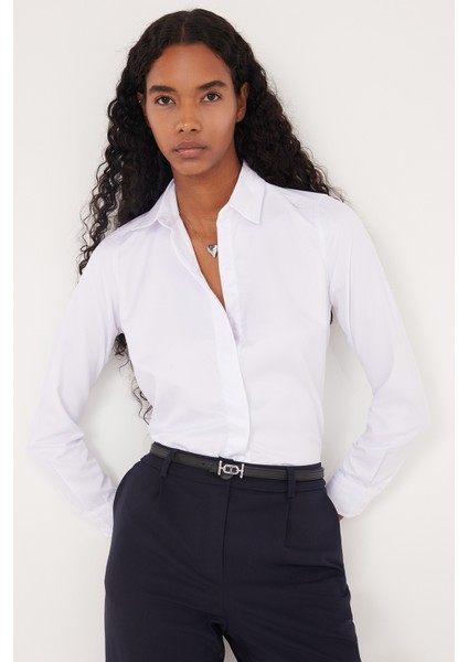 Kadın Slim Fit Dar Kesim Vücuda Oturan Uzun Kollu Gizli Düğme Detaylı Beyaz Basic Gömlek indirimleri