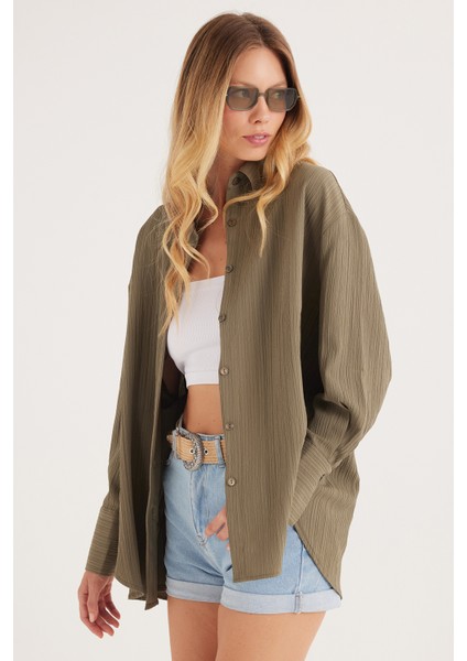 Kadın Oversize Geniş Kesim Bürümcük Pens Detaylı Uzun Kollu Dokulu Haki Gömlek fiyatları
