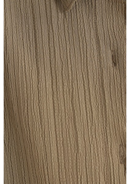 Kadın Oversize Geniş Kesim Bürümcük Pens Detaylı Uzun Kollu Dokulu Haki Gömlek