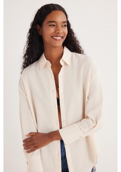 Kadın Oversize Geniş Kesim Bürümcük Pens Detaylı Uzun Kollu Dokulu Ekru Gömlek fiyatları