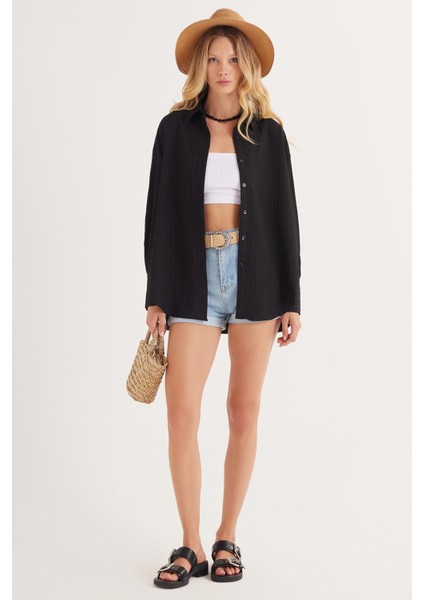 Kadın Oversize Geniş Kesim Bürümcük Pens Detaylı Uzun Kollu Dokulu Siyah Gömlek fırsatları