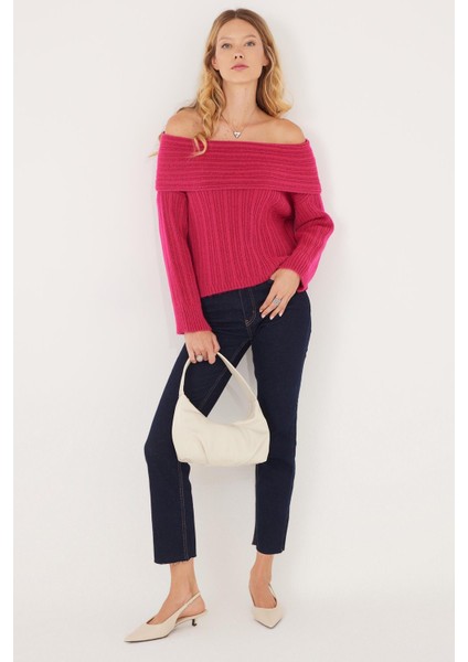 Kadın Regular Fit Klasik Kesim Uzun Kollu Omzu Açık Fuşya Kazak indirimleri
