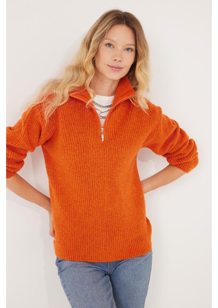 Kadın Oversize Geniş Kesim Dokumalı Fermuarlı Yaka Kiremit Kazak fiyatları