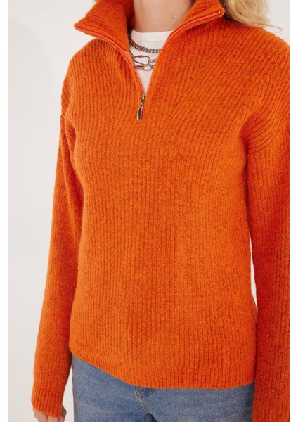 Kadın Oversize Geniş Kesim Dokumalı Fermuarlı Yaka Kiremit Kazak modelleri