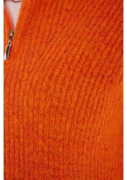 Kadın Oversize Geniş Kesim Dokumalı Fermuarlı Yaka Kiremit Kazak