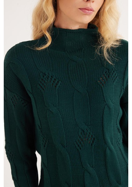 Kadın Regular Fit Klasik Kesim Yarım Balıkçı Yaka Örgü Desenli Yeşil Kazak modelleri