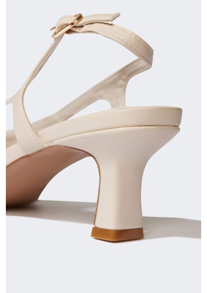 Kadın Bağcıklı Yüksek Taban Suni Deri Topuklu Sandalet