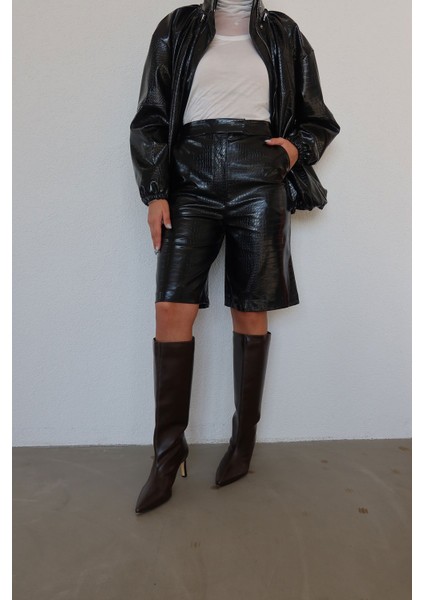 Yılan Desenli Deri Şort fırsatları