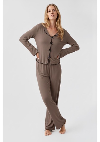 Uzun Kollu Kurdele Fiyonk Detaylı Esnek Viskoz Pijama Takım 18208 fiyatları