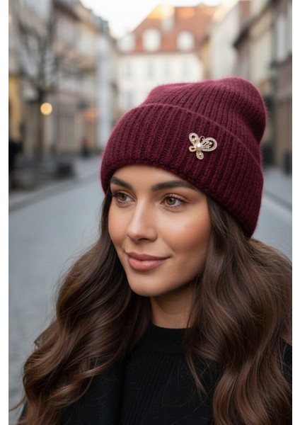 Broş Detay Çizgi Desen Katlamalı Şapka Bere
