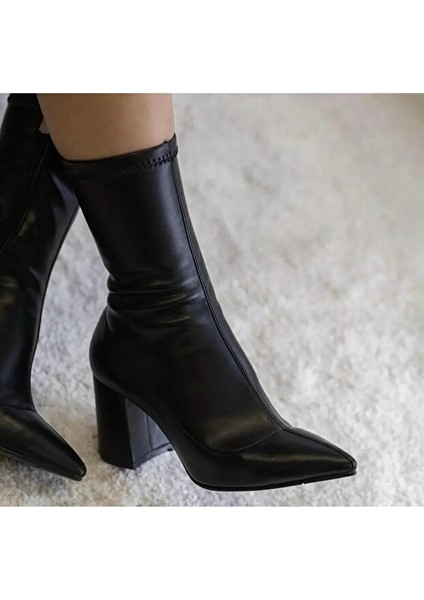 07 Kadın Strech Çekme Kalın Topuklu Bot Siyah