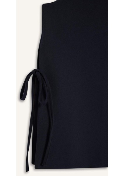 Bisiklet Yaka Yanları Bağcıklı Basic Düz Dokuma Süveter