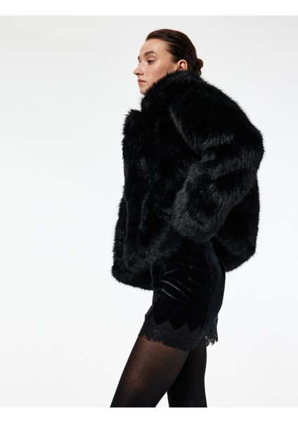 Dantel Detaylı Kadife Mini Etek modelleri