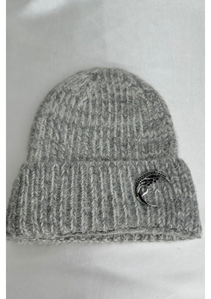 Broş Detay Çizgi Desen Katlamalı Şapka Bere fiyatları