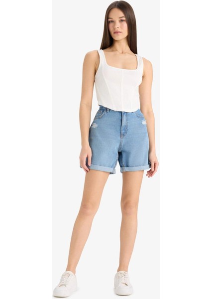 Boyfriend Yüksek Bel Cepli Katlamalı Paça Yırtık Detaylı Jean Şort