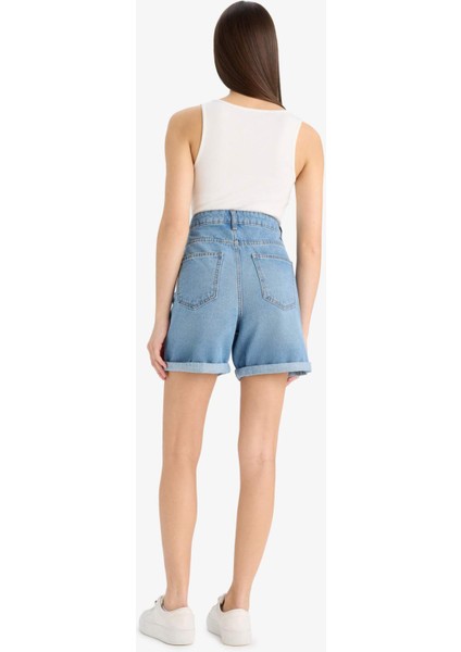 Boyfriend Yüksek Bel Cepli Katlamalı Paça Yırtık Detaylı Jean Şort