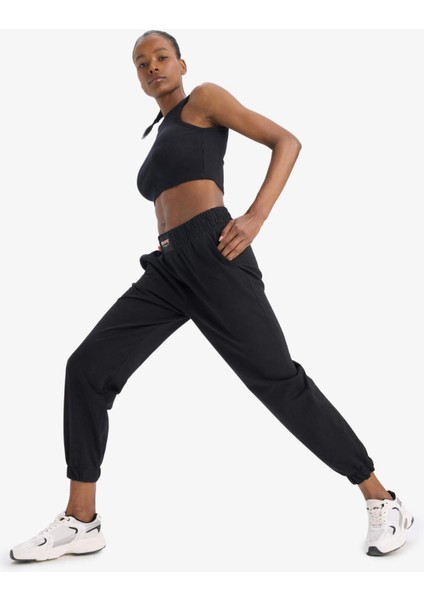Fit Standart Fit Cepli Jogger Paça İnce Sporcu Eşofman Altı