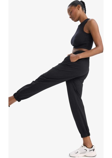 Fit Standart Fit Cepli Jogger Paça İnce Sporcu Eşofman Altı