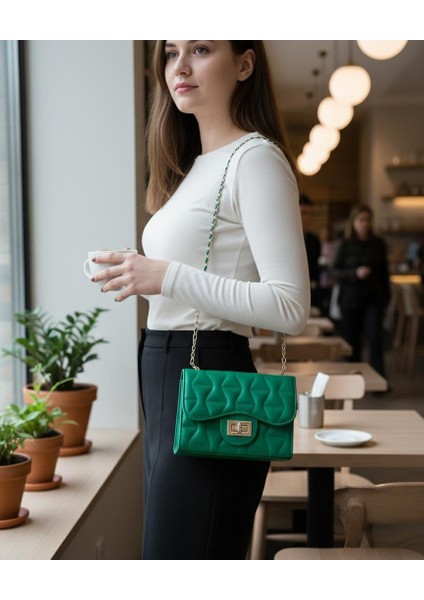 Kadın Zincirli El ve Omuz Çantası modelleri