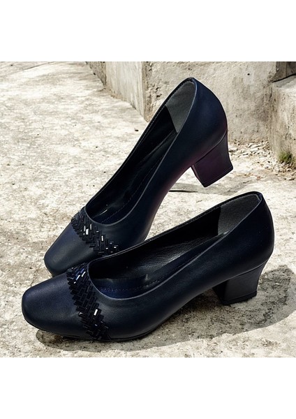 Taş Detaylı Küt Burun 5 cm Anne Model Bayan Topuklu Ayakkabı fırsatları