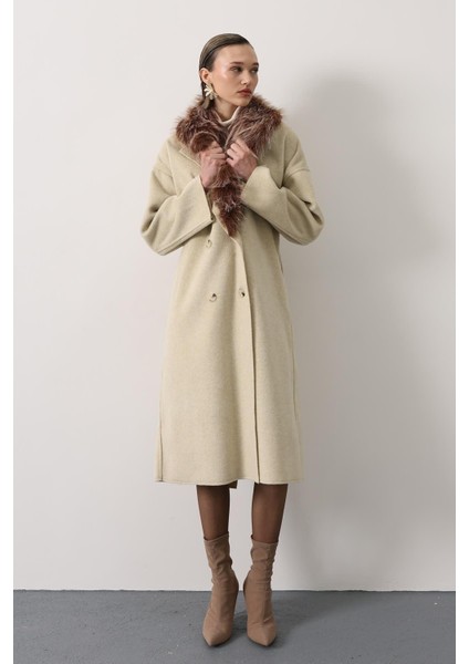 Kaşe Kaban Uzun Model Kürklü Yaka Detaylı fiyatları