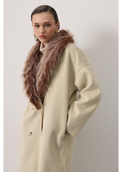 Kaşe Kaban Uzun Model Kürklü Yaka Detaylı indirimleri