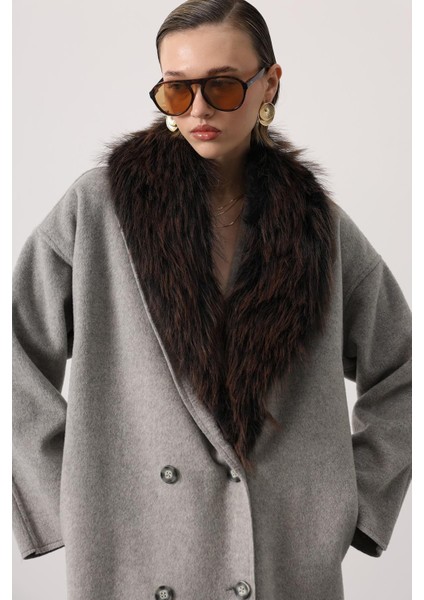 Kaşe Kaban Uzun Model Kürklü Yaka Detaylı indirimleri