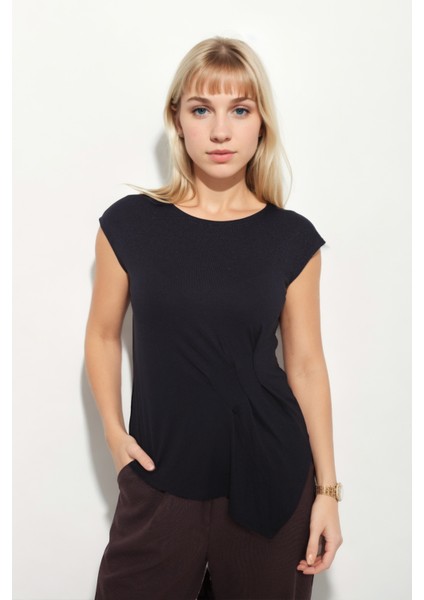 Önü Büzgü Detaylı Kısa Kol Bluz