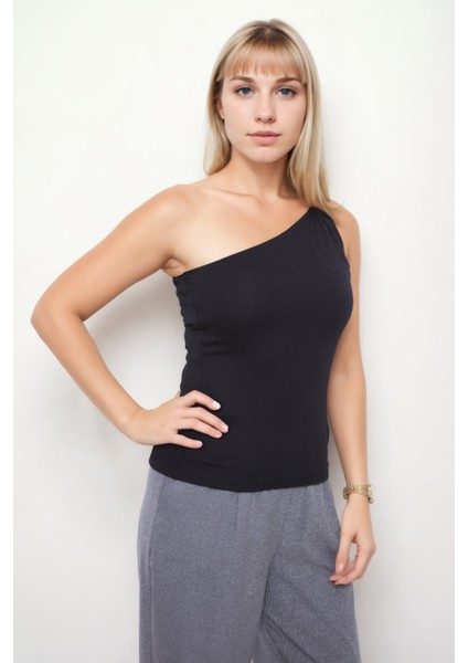 Tek Omuz Tokalı Bluz fırsatları