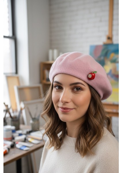 Broş Detay Fransız Ressam Keçe Bere