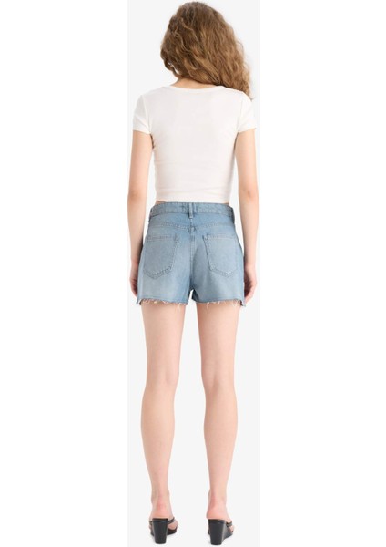 Yüksek Bel Yırtık Detaylı Jean Şort