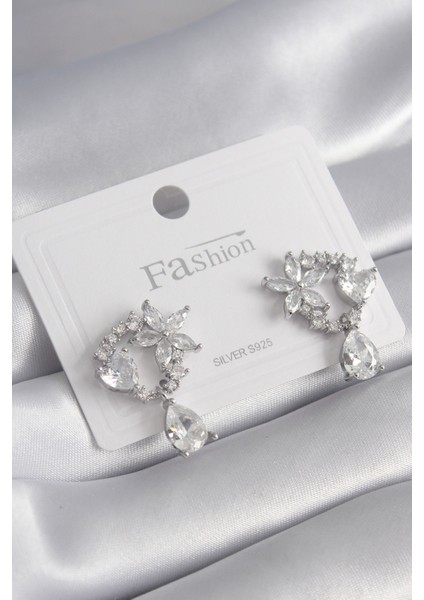 Pirinç Gümüş Renk Zirkon Taşlı Çiçek Model Sallantı Detay Kadın Küpe - TJ-BKP8453 modelleri